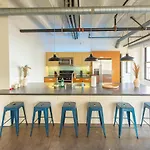 Stunning Downtown La 2 Bedroom/ 2 Bathroom Loft With Private Balcony.